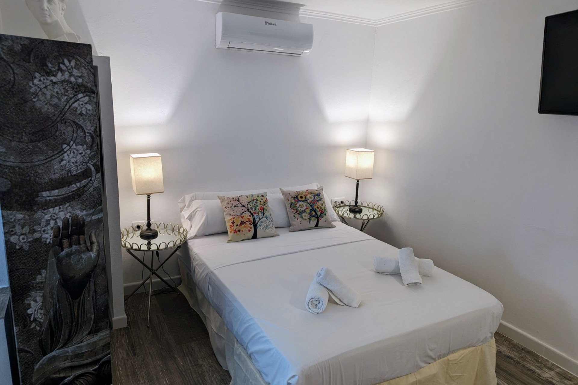 11 Bedrooms Bedrooms, ,8 BathroomsBathrooms,Villa,For Sale,1038