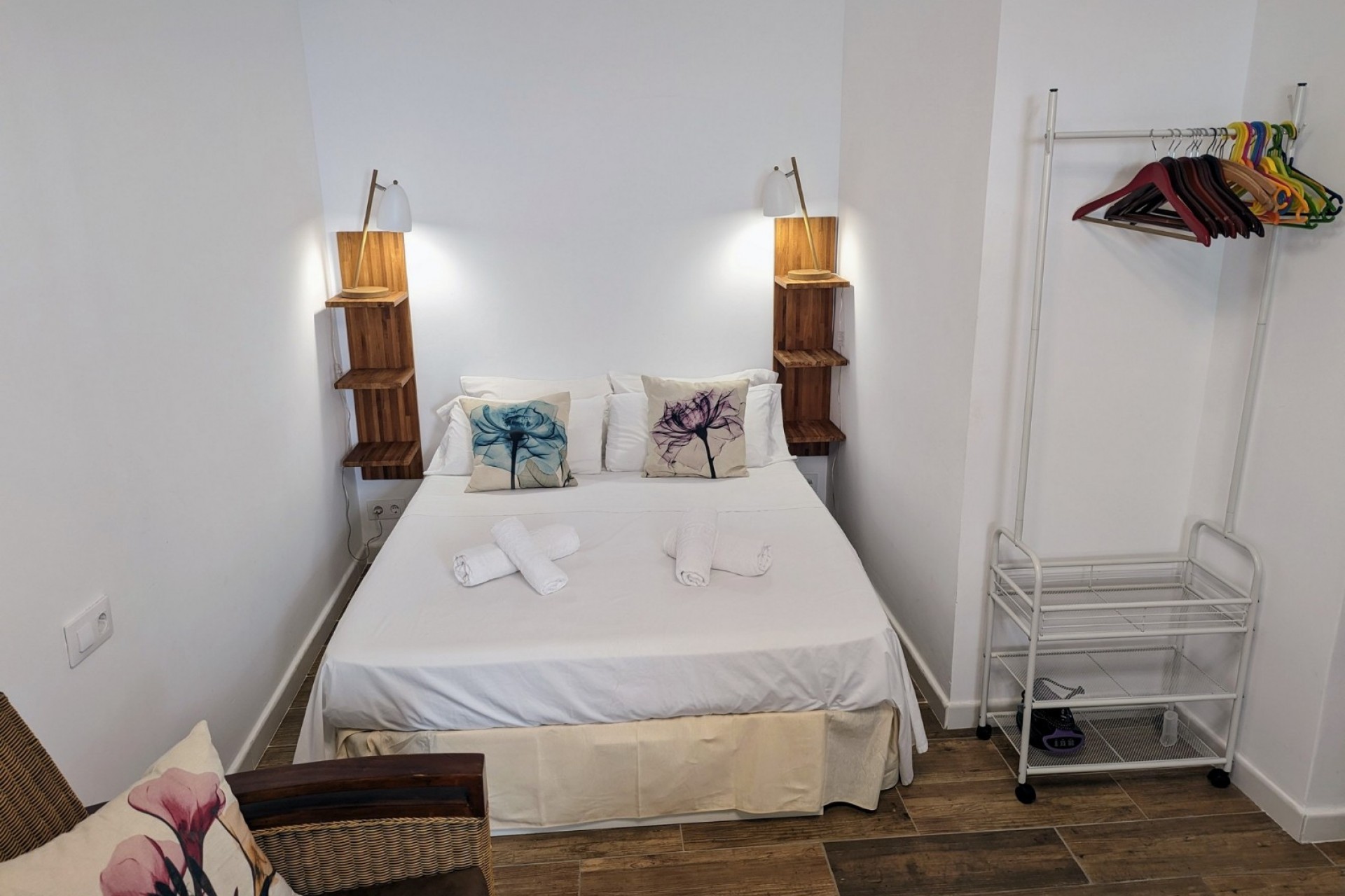 11 Bedrooms Bedrooms, ,8 BathroomsBathrooms,Villa,For Sale,1038