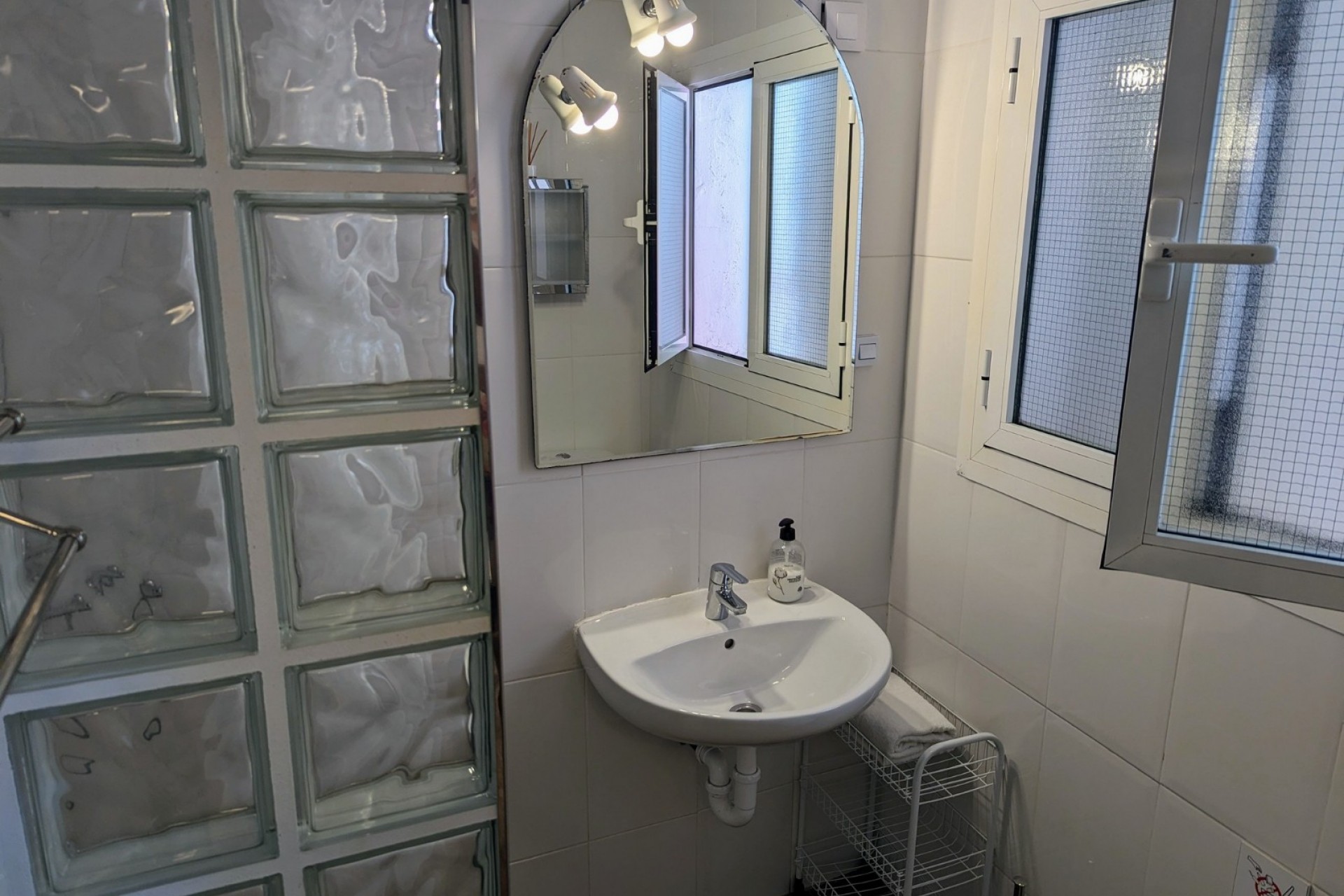 11 Bedrooms Bedrooms, ,8 BathroomsBathrooms,Villa,For Sale,1038