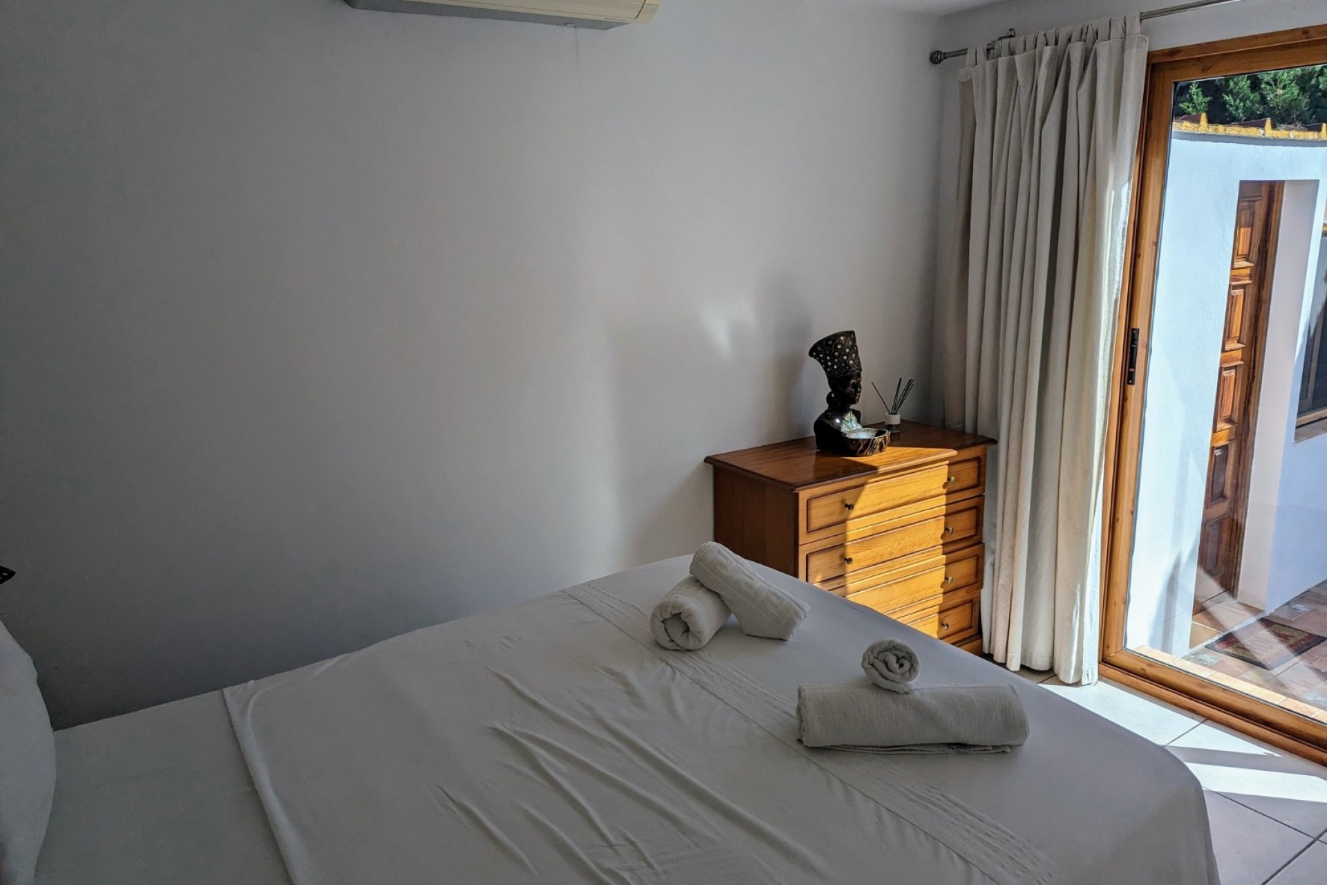 11 Bedrooms Bedrooms, ,8 BathroomsBathrooms,Villa,For Sale,1038
