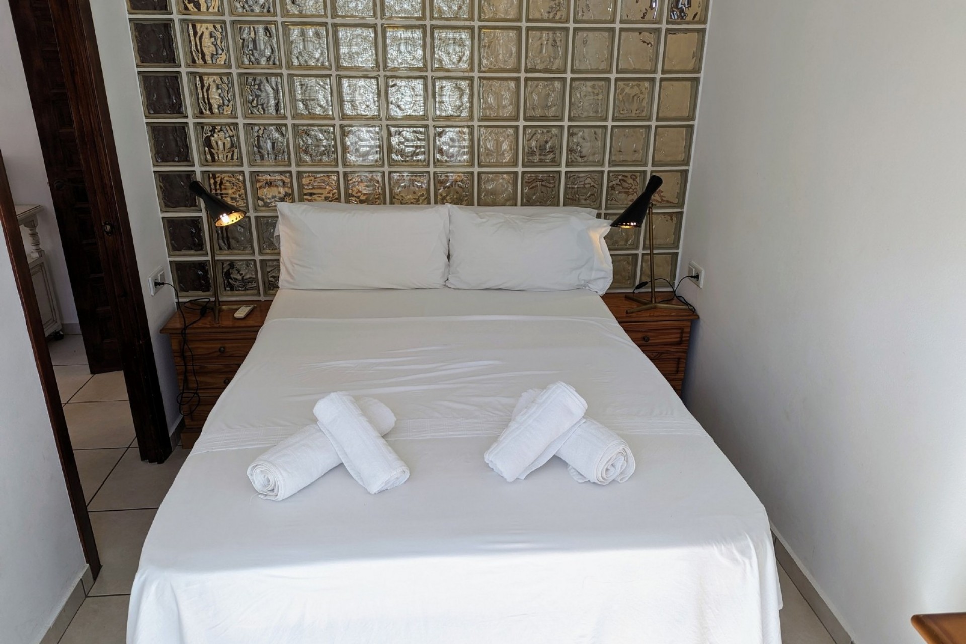 11 Bedrooms Bedrooms, ,8 BathroomsBathrooms,Villa,For Sale,1038