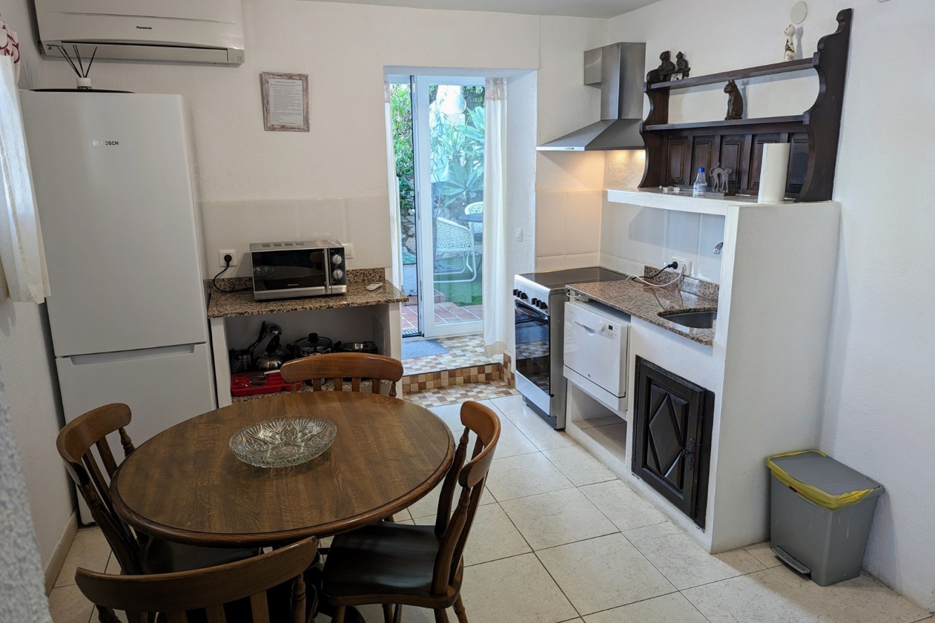 11 Bedrooms Bedrooms, ,8 BathroomsBathrooms,Villa,For Sale,1038