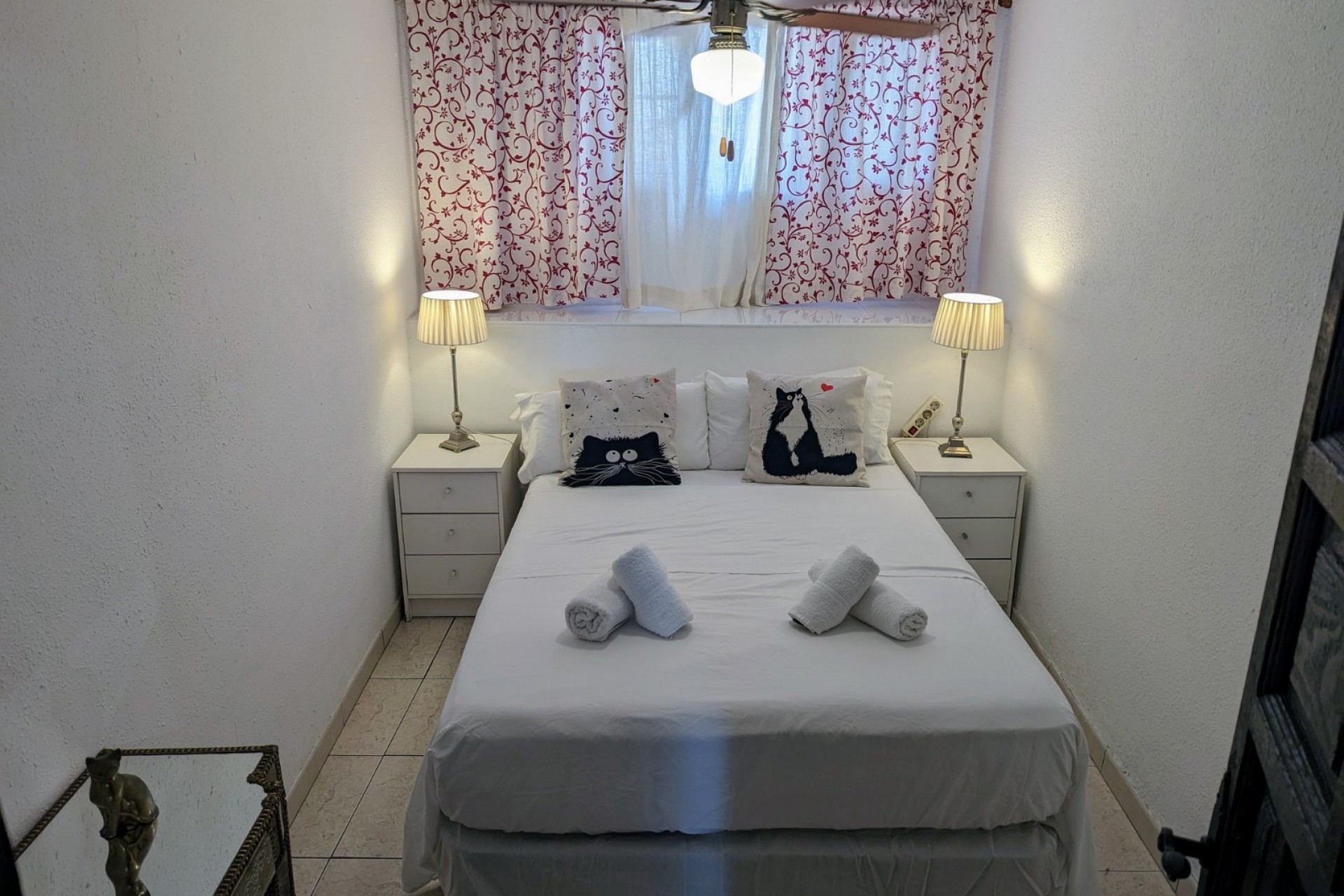 11 Bedrooms Bedrooms, ,8 BathroomsBathrooms,Villa,For Sale,1038
