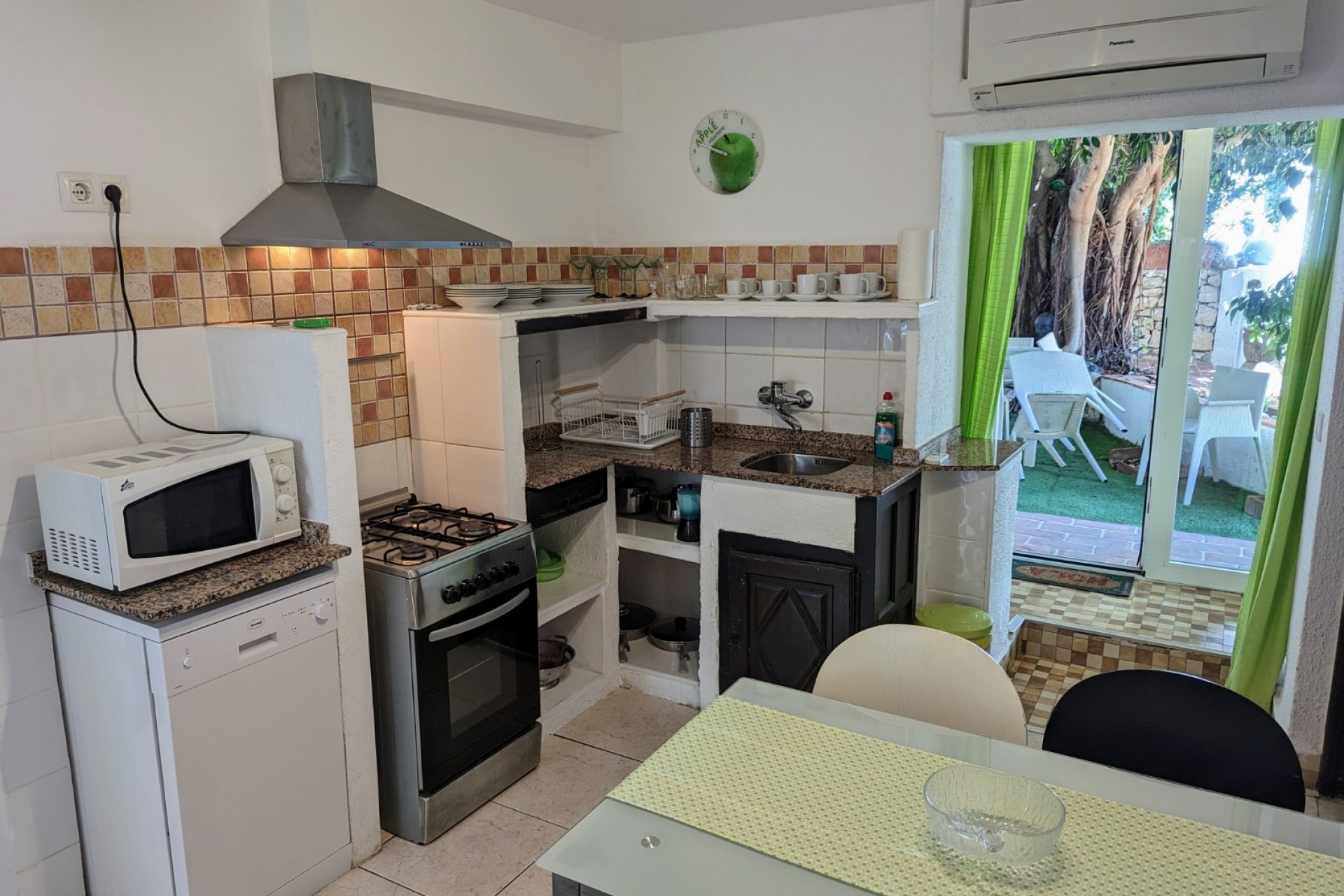 11 Bedrooms Bedrooms, ,8 BathroomsBathrooms,Villa,For Sale,1038