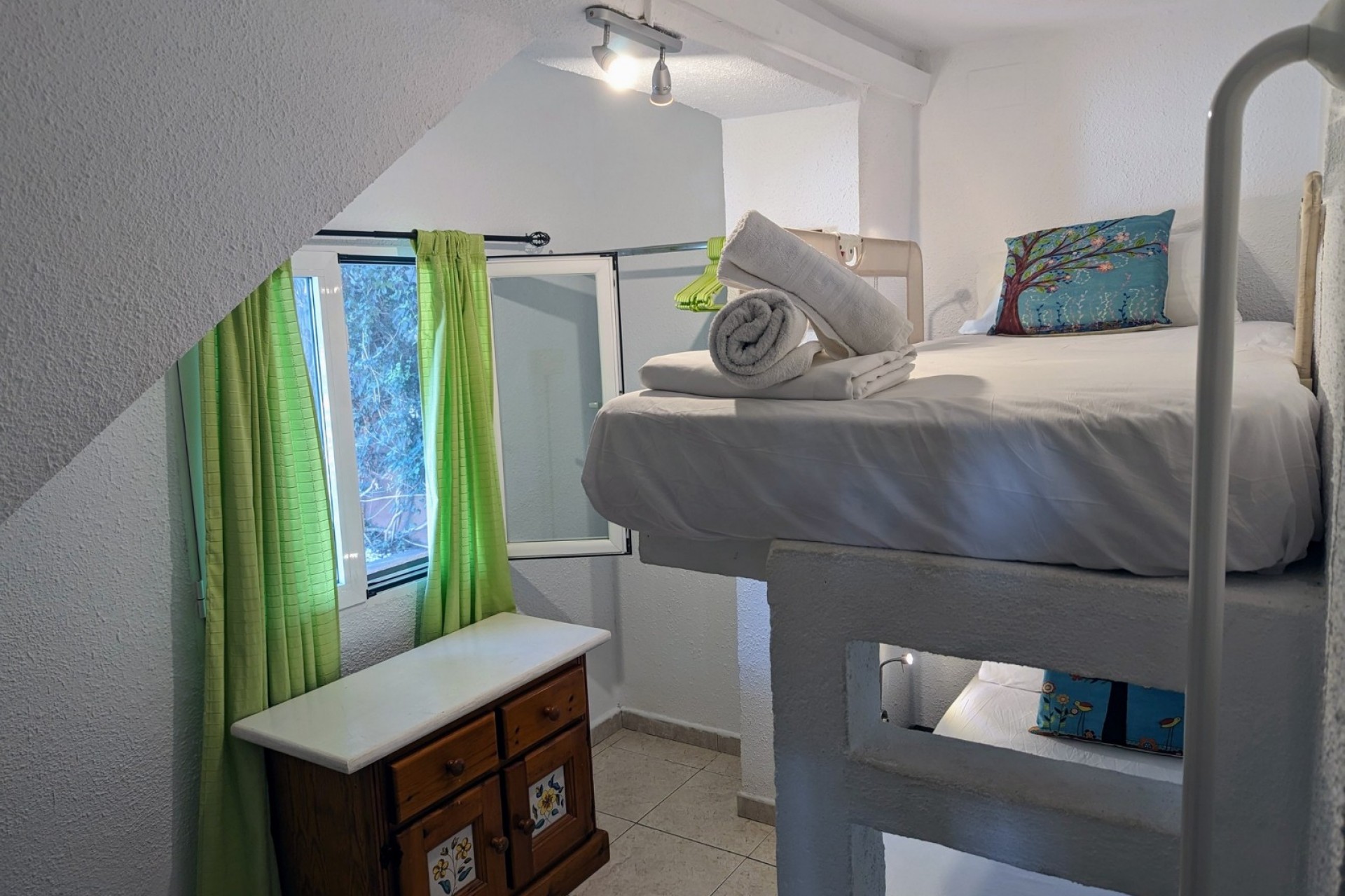 11 Bedrooms Bedrooms, ,8 BathroomsBathrooms,Villa,For Sale,1038