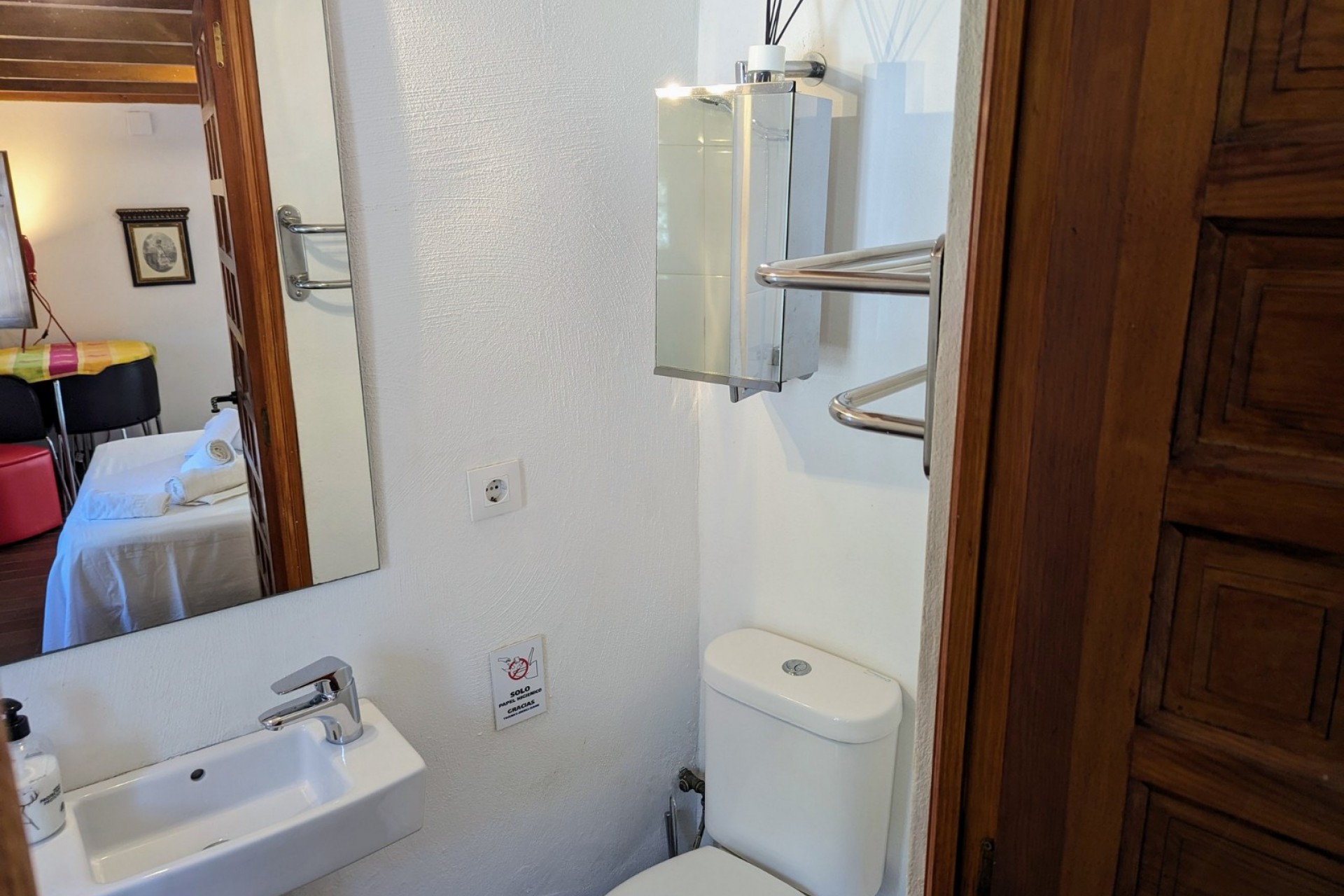 11 Bedrooms Bedrooms, ,8 BathroomsBathrooms,Villa,For Sale,1038