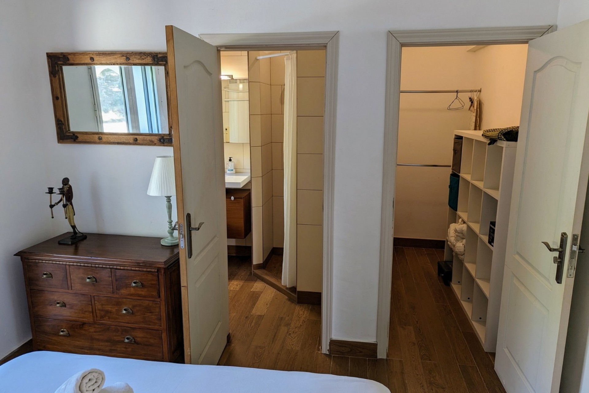 11 Bedrooms Bedrooms, ,8 BathroomsBathrooms,Villa,For Sale,1038