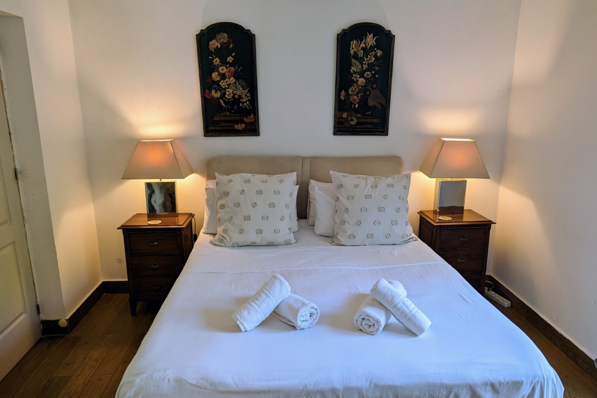 11 Bedrooms Bedrooms, ,8 BathroomsBathrooms,Villa,For Sale,1038
