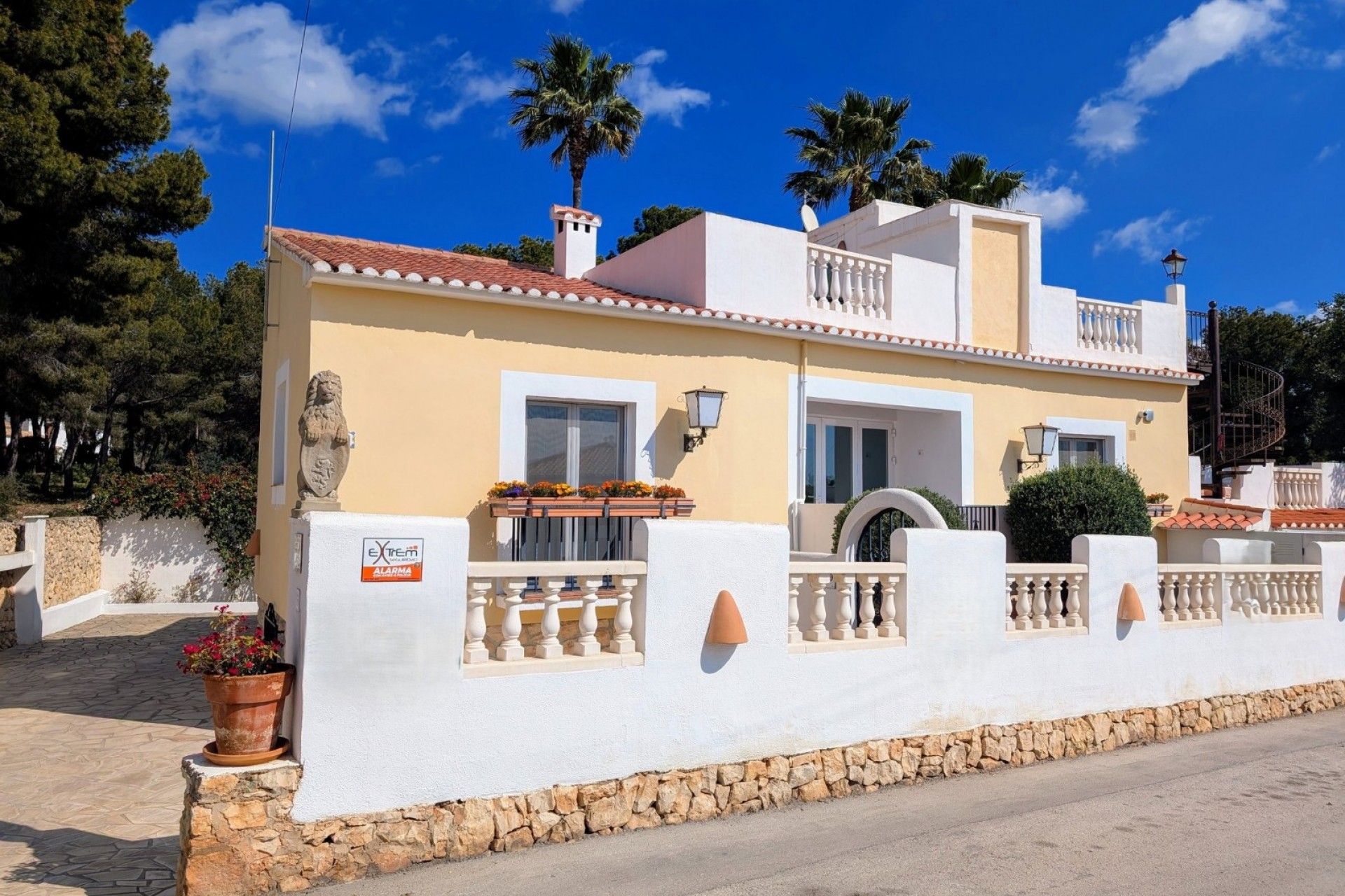 11 Bedrooms Bedrooms, ,8 BathroomsBathrooms,Villa,For Sale,1038