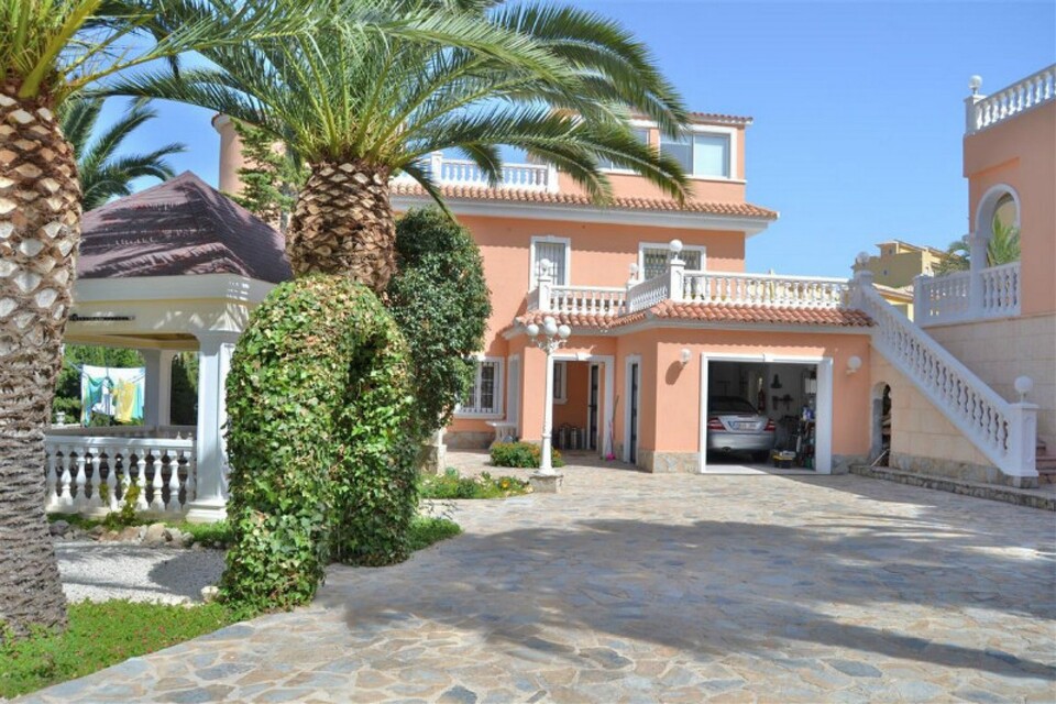 Calpe, 4 Bedrooms Bedrooms, ,3 BathroomsBathrooms,Villa,For Sale,Calpe,1044