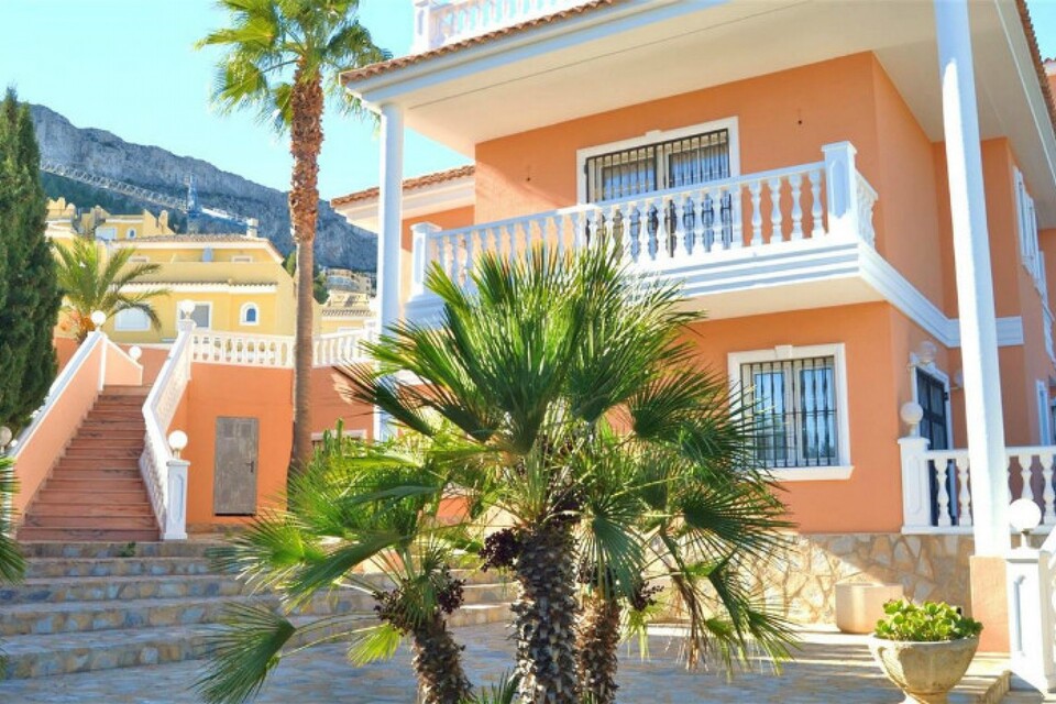 Calpe, 4 Bedrooms Bedrooms, ,3 BathroomsBathrooms,Villa,For Sale,Calpe,1044