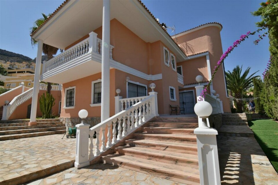 Calpe, 4 Bedrooms Bedrooms, ,3 BathroomsBathrooms,Villa,For Sale,Calpe,1044